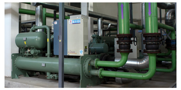 水冷螺桿冷水機組廠家完成測試，用戶安裝簡便